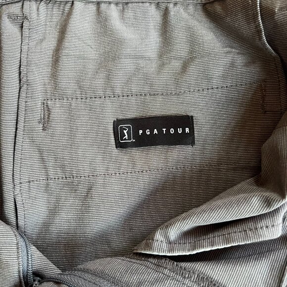 PGA Tour Flat Front Gray with Pin Stripes of Dark Gray Golf Shorts Men’s 38 - Picture 4 of 7